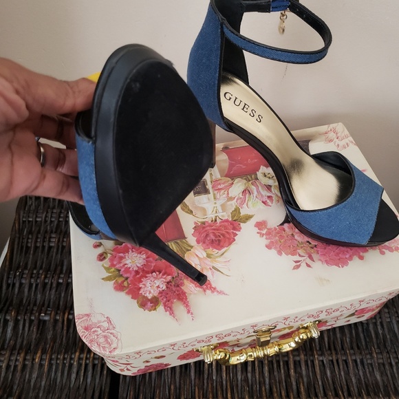 Beautiful Guess Jean Heels - Picture 3 of 3